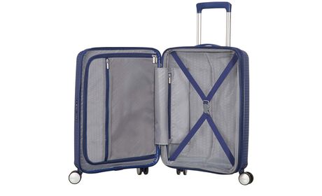 Sisällä ylimääräinen vetoketjullinen tasku