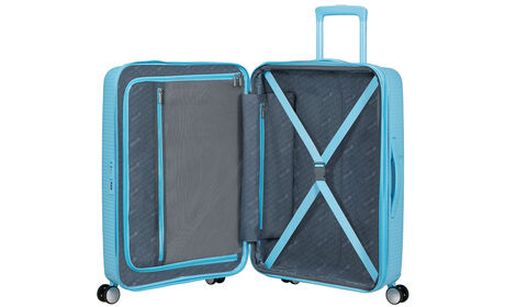 Sisällä ylimääräinen vetoketjullinen tasku