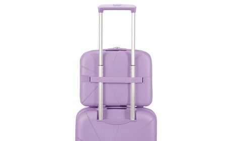 Matkalaukun vetokahvaan sopiva tasku