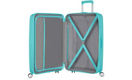 Sisällä ylimääräinen vetoketjullinen tasku