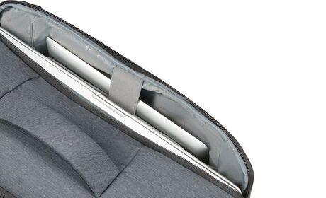 Tasku kannettavalle tietokoneelle 15,6"