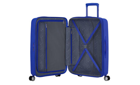 Sisällä ylimääräinen vetoketjullinen tasku