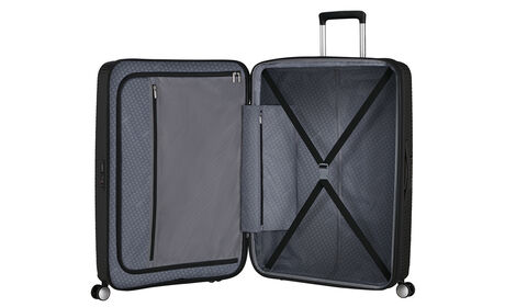 Sisällä ylimääräinen vetoketjullinen tasku