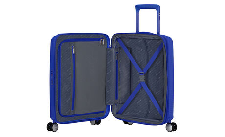 Sisällä ylimääräinen vetoketjullinen tasku