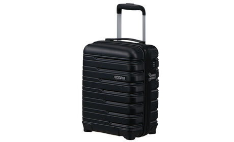 Sopii Ryanairin ja Wizz Airin ilmaisen matkustamolaukun mittoihin