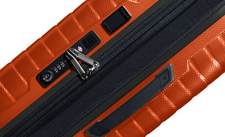 Käytännöllinen sisusta  ja laajennusosa