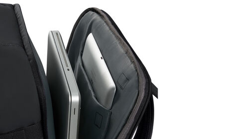 Tasku kannettavalle tietokoneelle 15,6"