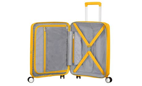 Sisällä ylimääräinen vetoketjullinen tasku