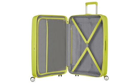 Sisällä ylimääräinen vetoketjullinen tasku