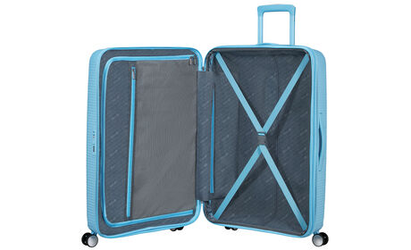 Sisällä ylimääräinen vetoketjullinen tasku