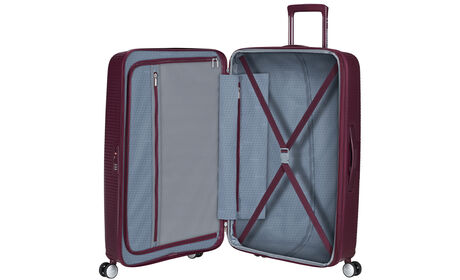 Sisällä ylimääräinen vetoketjullinen tasku