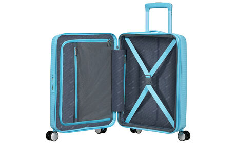 Sisällä ylimääräinen vetoketjullinen tasku