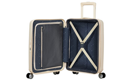 Sisällä ylimääräinen vetoketjullinen tasku