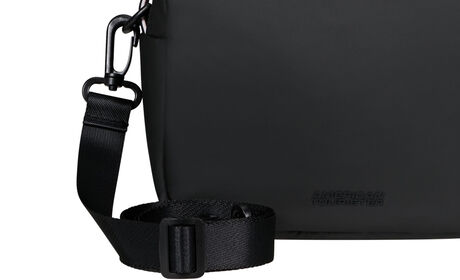Removable shoulder strap
