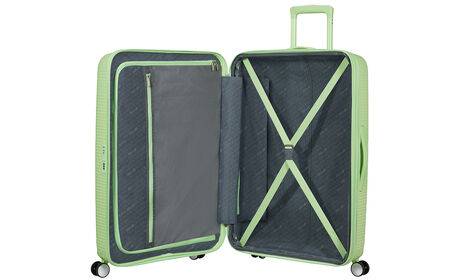 Sisällä ylimääräinen vetoketjullinen tasku