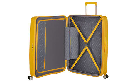 Sisällä ylimääräinen vetoketjullinen tasku