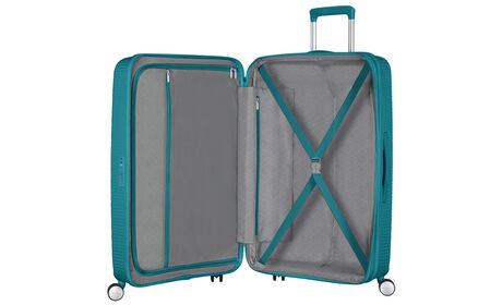 Sisällä ylimääräinen vetoketjullinen tasku