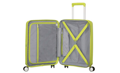 Sisällä ylimääräinen vetoketjullinen tasku