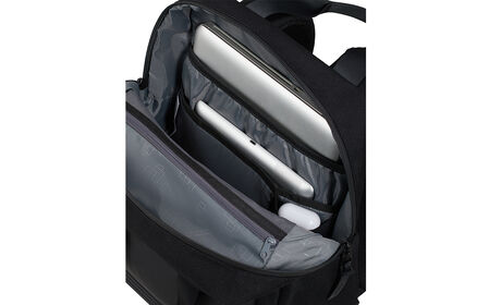 Laptop compartment 15"