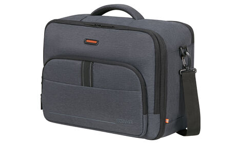 Sopii Ryanairin ja Wizz Airin ilmaisen matkustamolaukun mittoihin