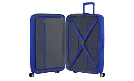 Sisällä ylimääräinen vetoketjullinen tasku