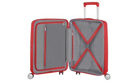 Sisällä ylimääräinen vetoketjullinen tasku