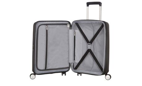 Sisällä ylimääräinen vetoketjullinen tasku