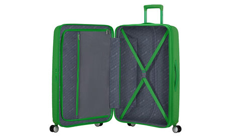 Sisällä ylimääräinen vetoketjullinen tasku