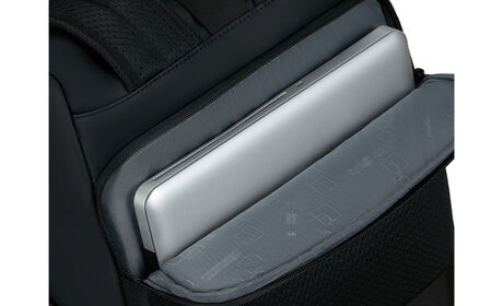 Tasku kannettavalle tietokoneelle 15,6"