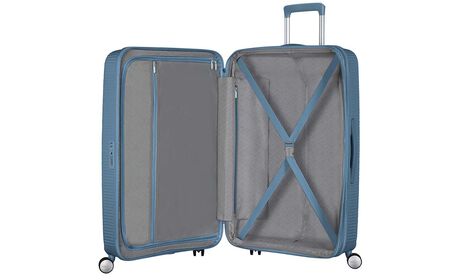 Sisällä ylimääräinen vetoketjullinen tasku