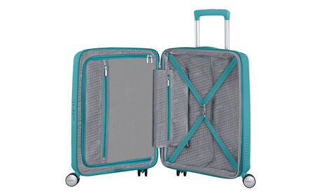 Sisällä ylimääräinen vetoketjullinen tasku