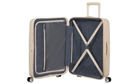 Sisällä ylimääräinen vetoketjullinen tasku