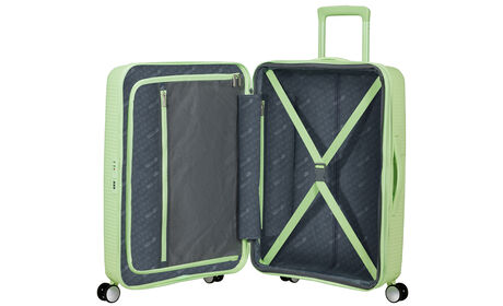 Sisällä ylimääräinen vetoketjullinen tasku