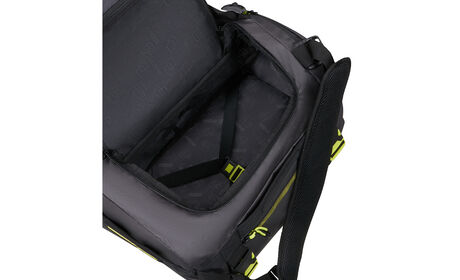 Vaateosasto ristikkäisillä kumunauhoilla