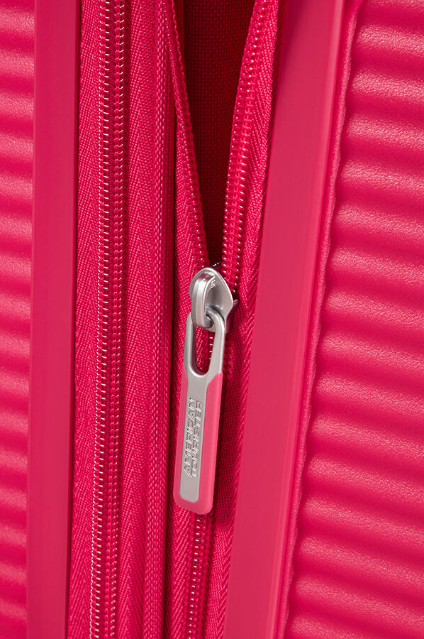 SoundBox Keskikokoinen matkalaukku | American Tourister Soundbox Spinner Expandable 67cm Lightning Pink