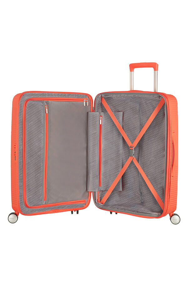 SoundBox Keskikokoinen matkalaukku | American Tourister Soundbox Spinner 67cm  Spicy Peach