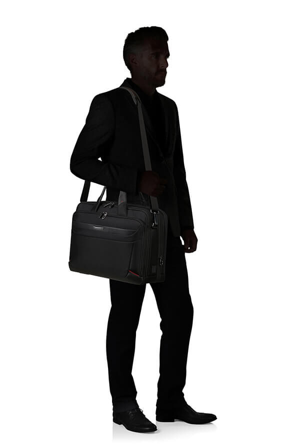 Samsonite Pro-Dlx 6 Bailhandle Expandable 17.3'  Black