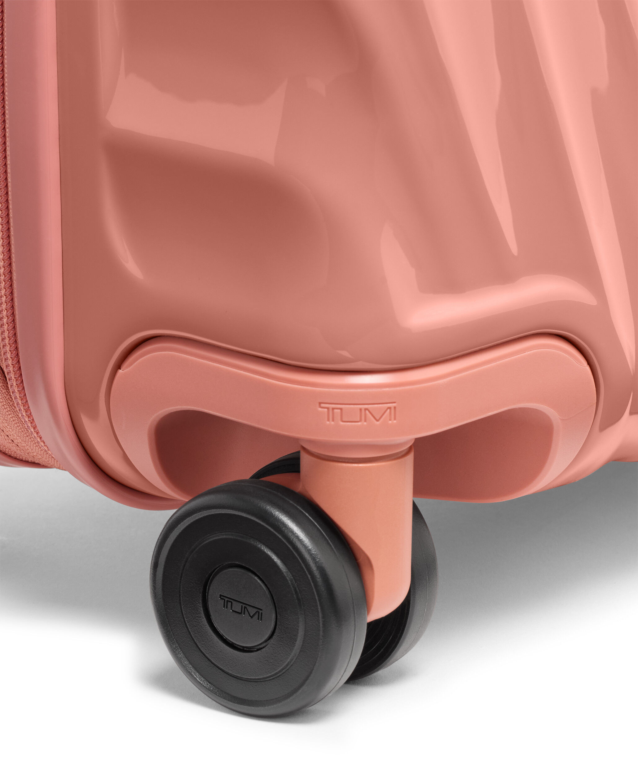 19 Degree Nelipy&ouml;r&auml;inen laajennettava matkalaukku 55 cm - Cont.