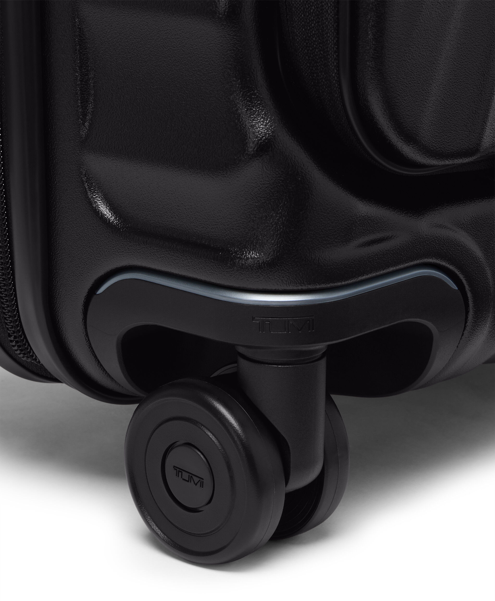 19 Degree Front Access Nelipy&ouml;r&auml;inen laajennettava matkalaukku 55cm