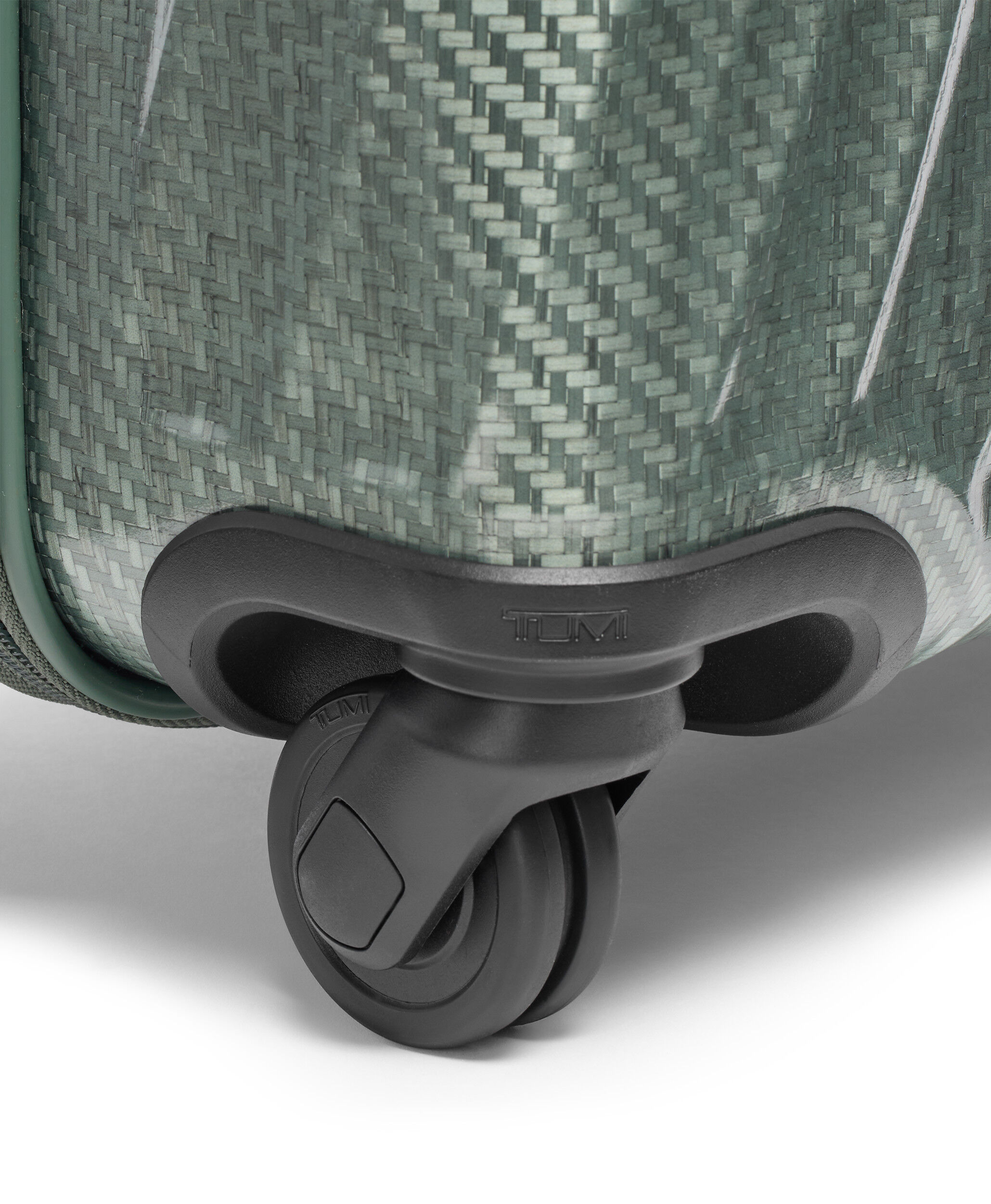 19 Degree Lite Nelipy&ouml;r&auml;inen matkalaukku 55 cm - Cont. | TUMI Large Cabin