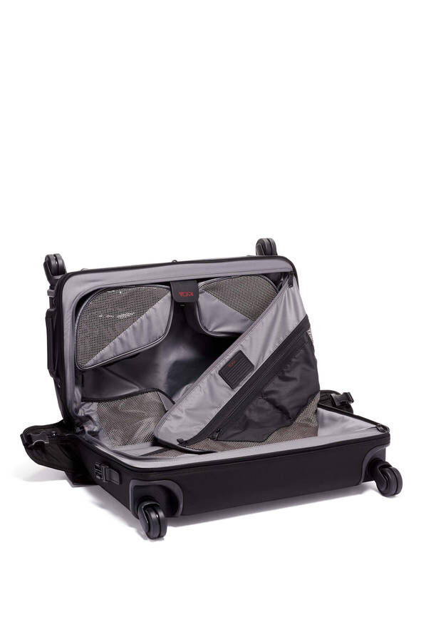 TUMI Alpha 2 GARMENT 4 WHL C/O  Black