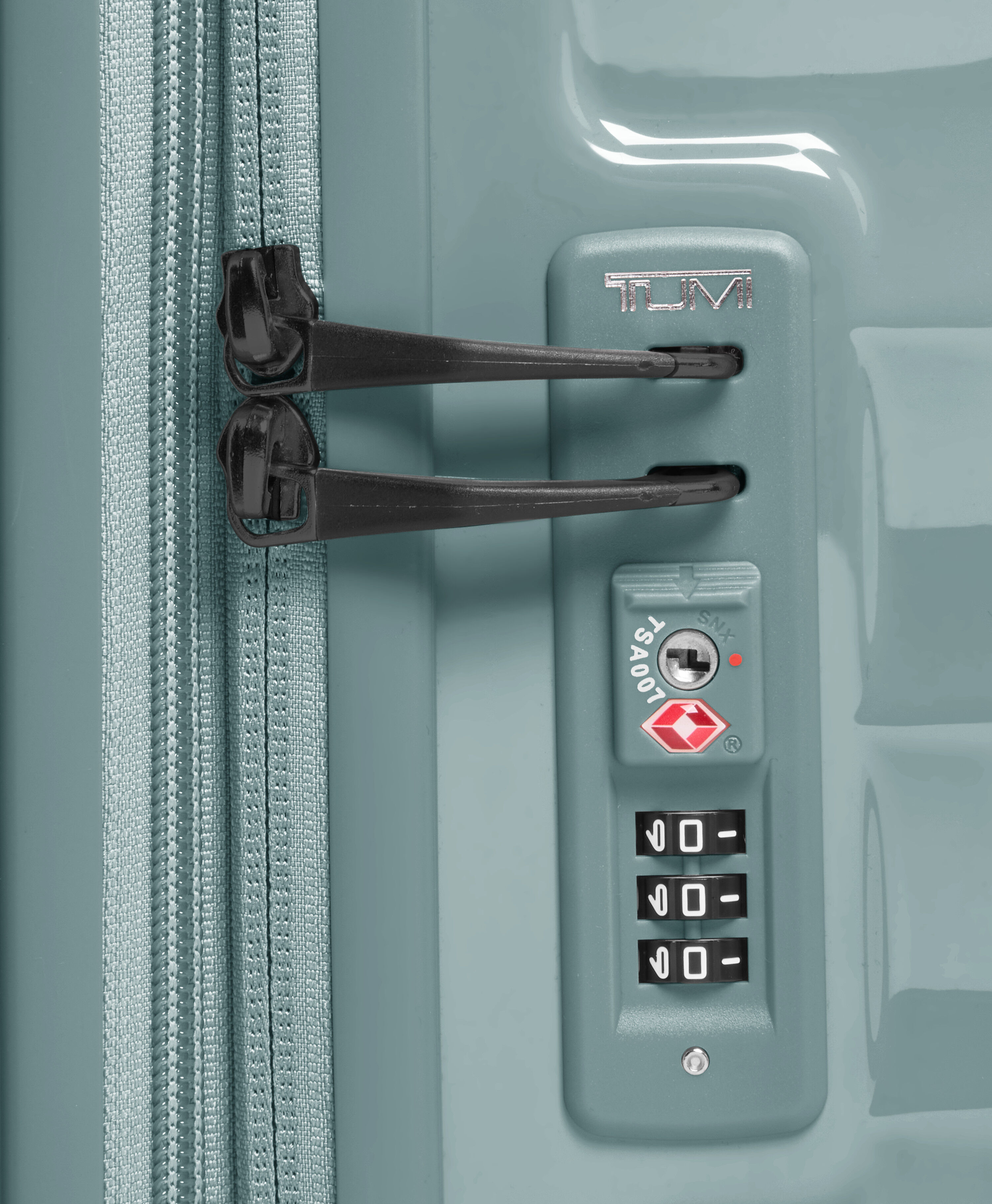 19 Degree Front Access Nelipy&ouml;r&auml;inen laajennettava matkalaukku 66 cm | TUMI Medium Front Access Expandable Checked